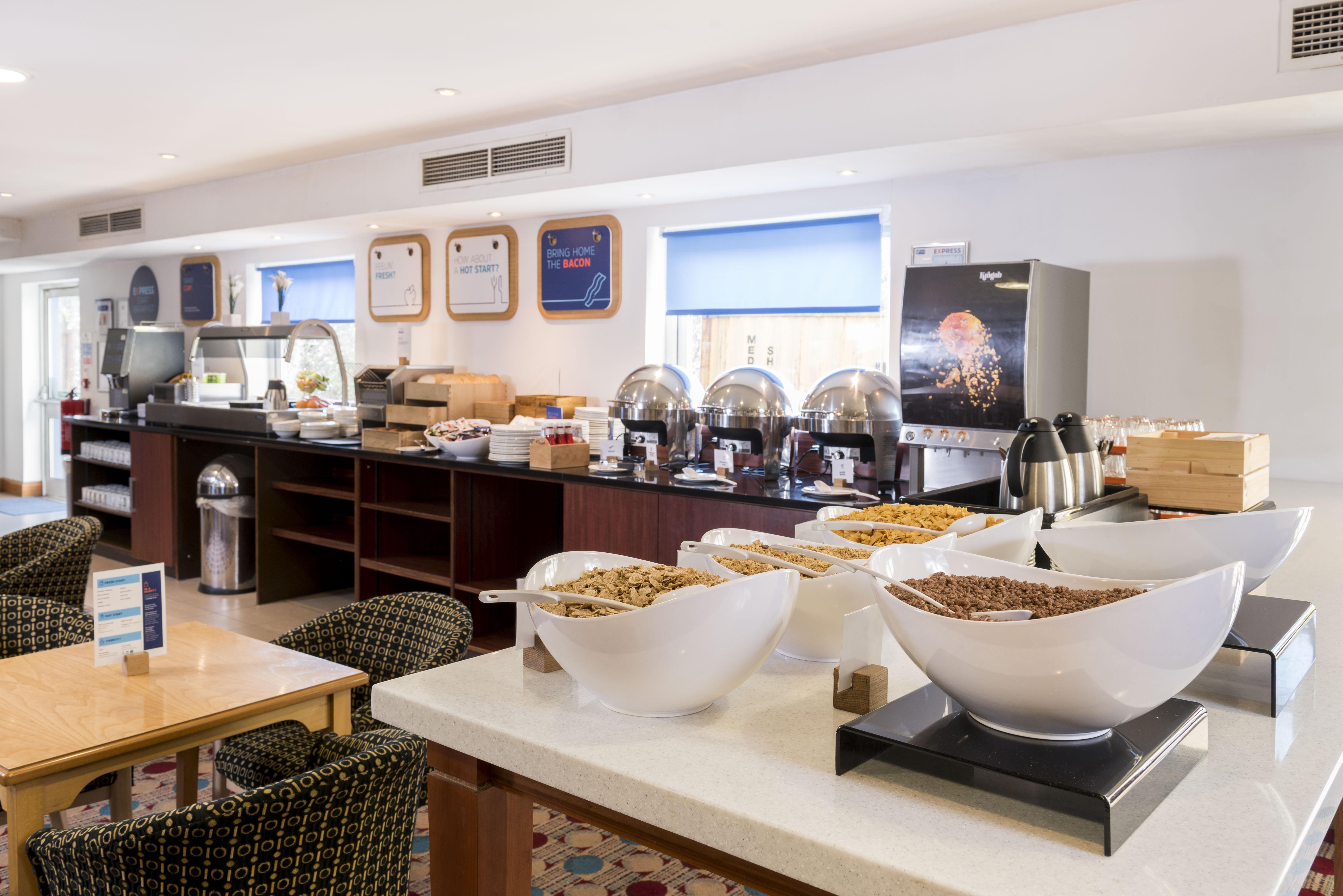 Holiday Inn Express Birmingham Star City By Ihg Bagian luar foto