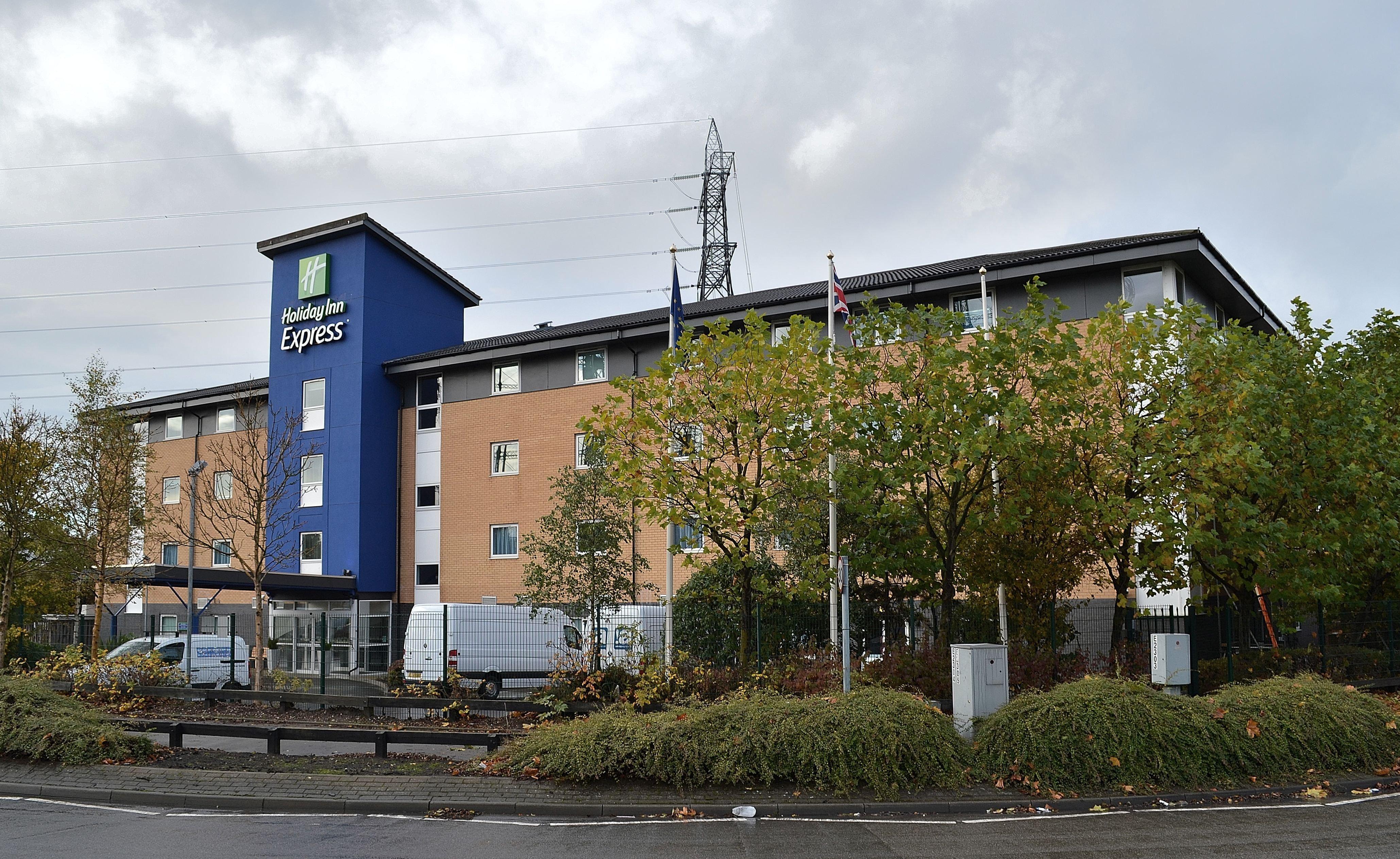 Holiday Inn Express Birmingham Star City By Ihg Bagian luar foto