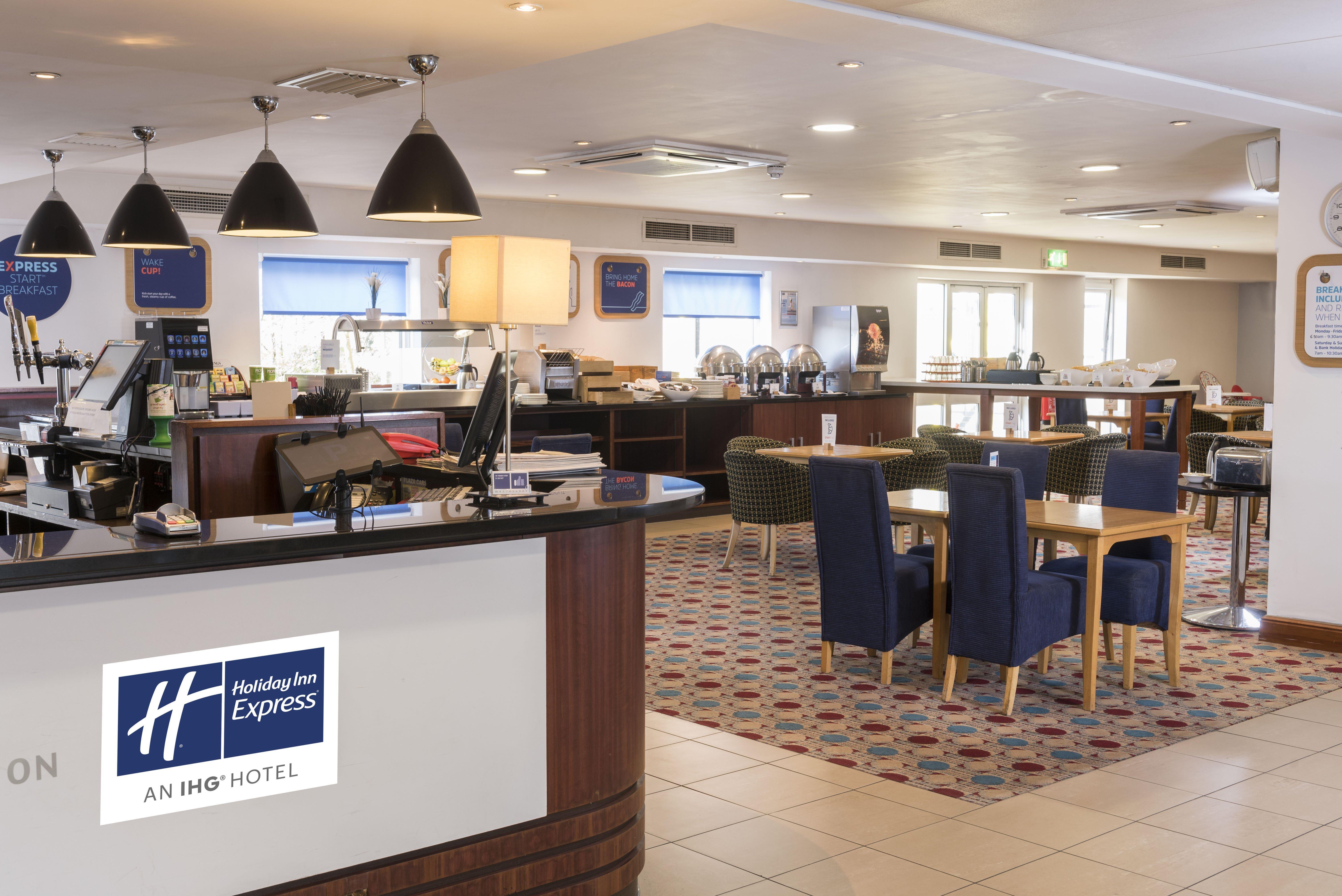 Holiday Inn Express Birmingham Star City By Ihg Bagian luar foto