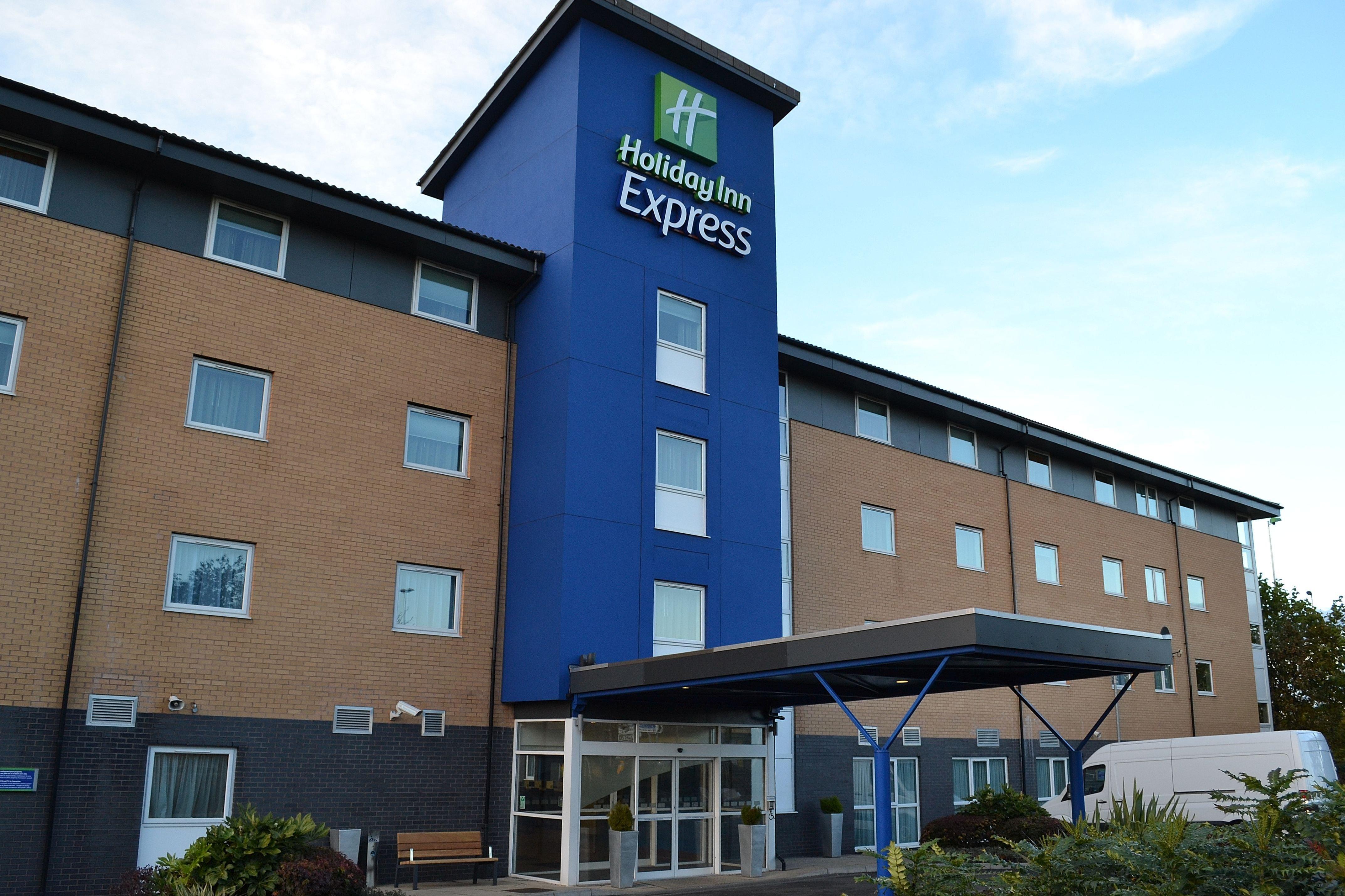 Holiday Inn Express Birmingham Star City By Ihg Bagian luar foto
