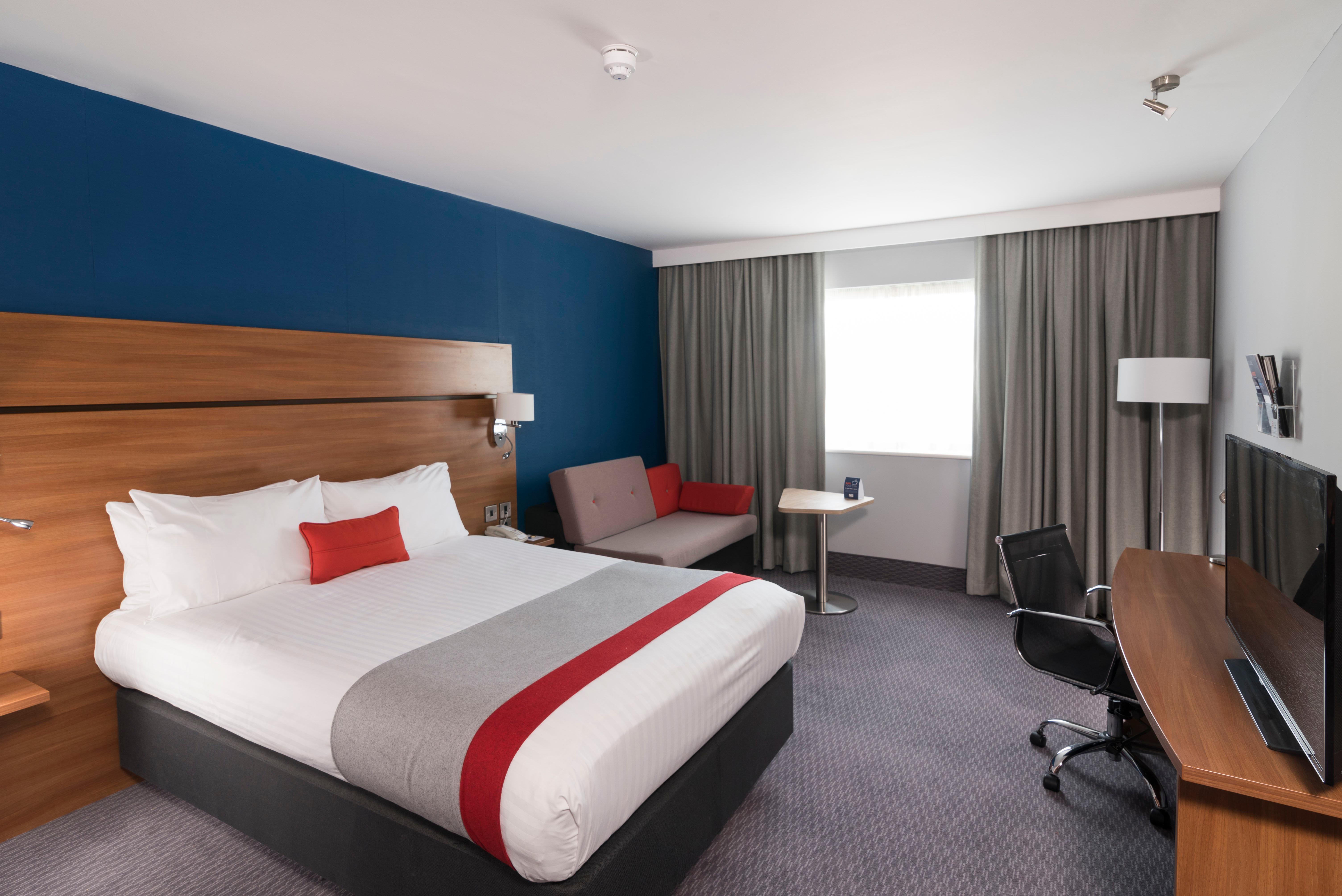 Holiday Inn Express Birmingham Star City By Ihg Bagian luar foto