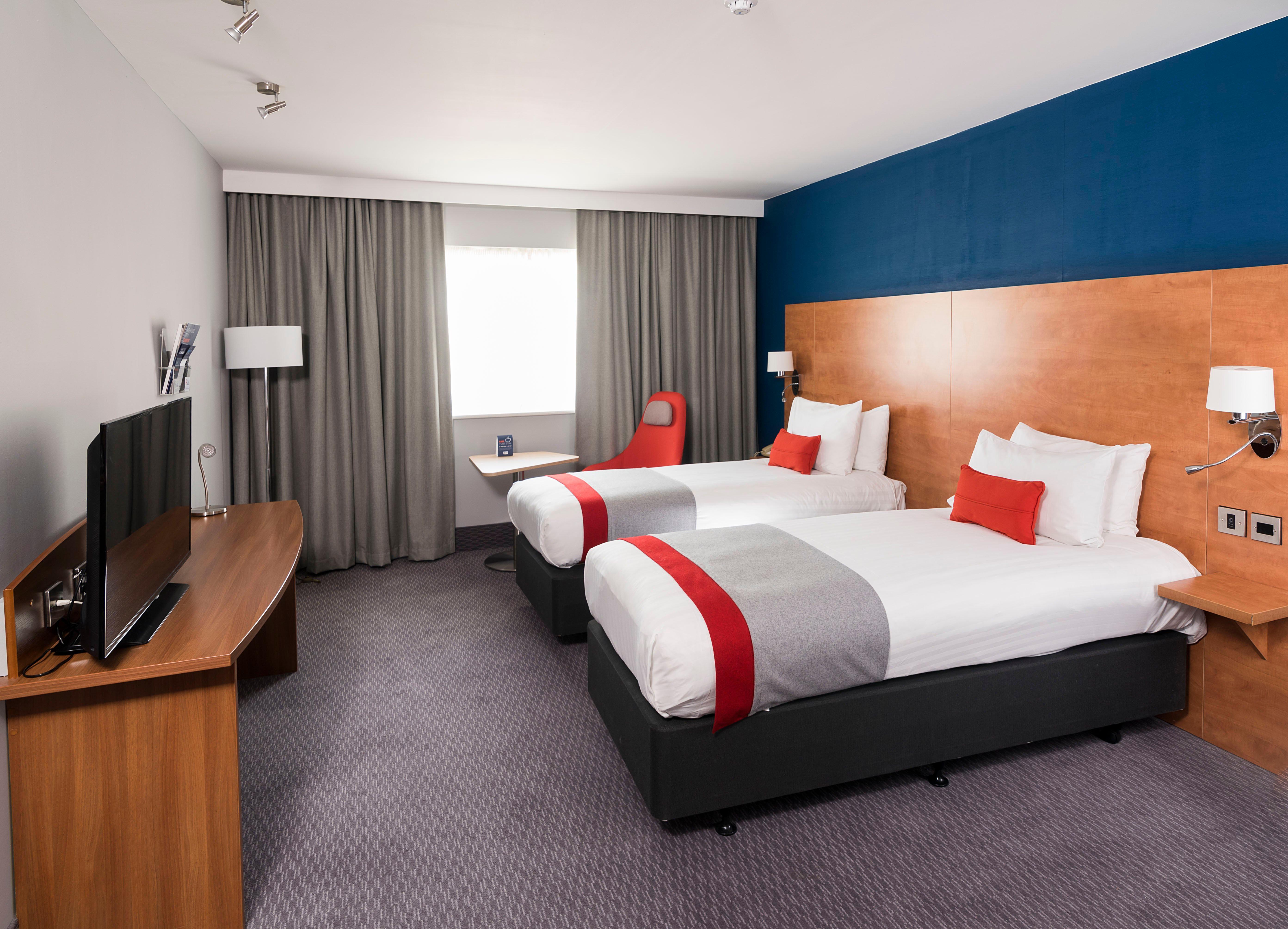 Holiday Inn Express Birmingham Star City By Ihg Bagian luar foto