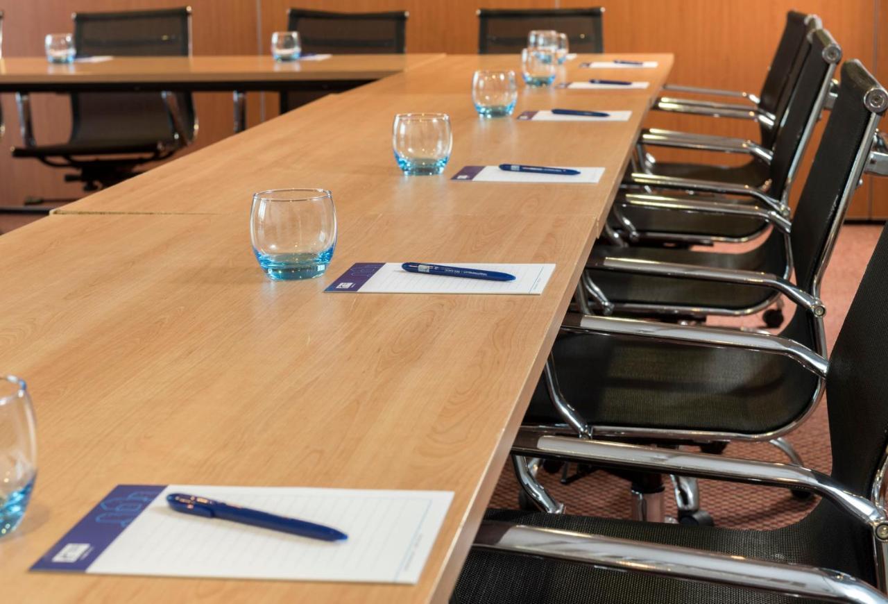 Holiday Inn Express Birmingham Star City By Ihg Bagian luar foto