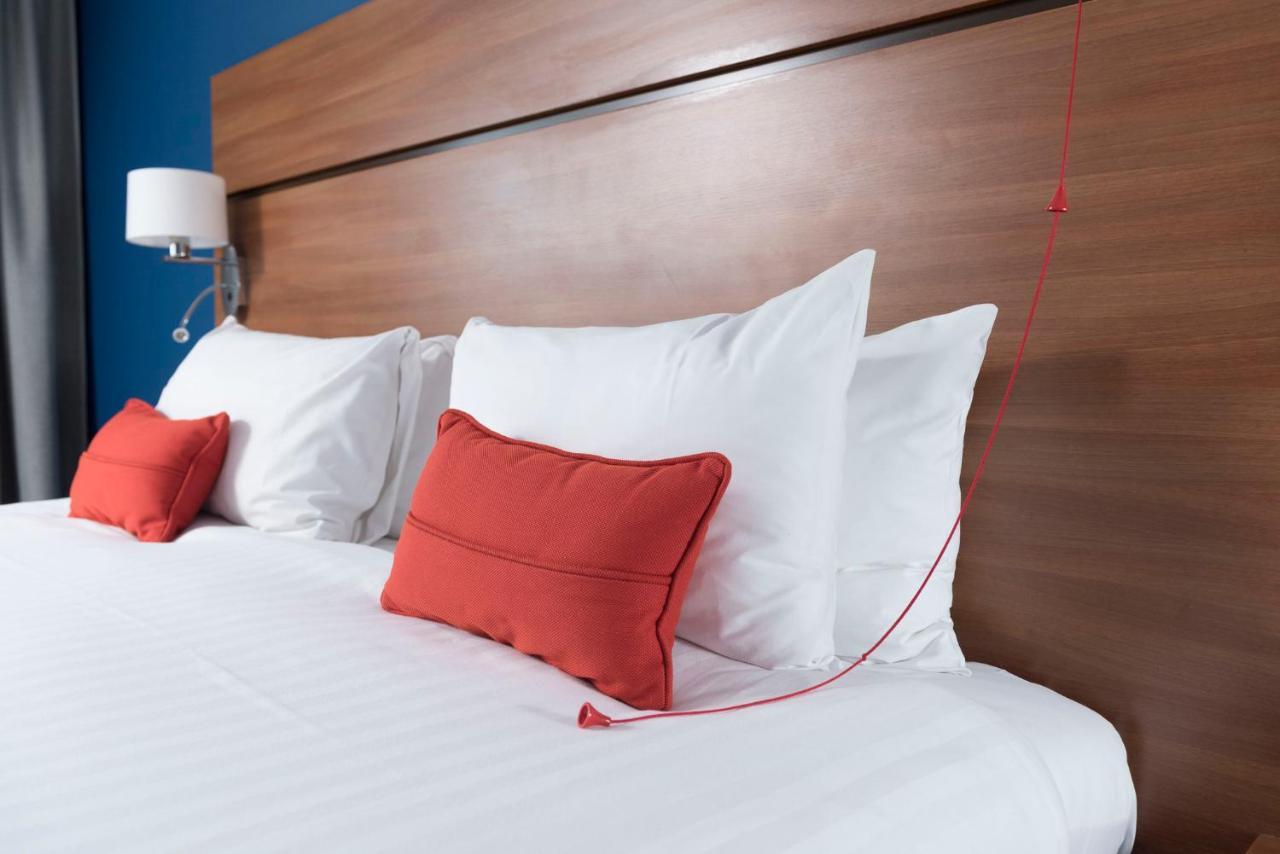 Holiday Inn Express Birmingham Star City By Ihg Bagian luar foto